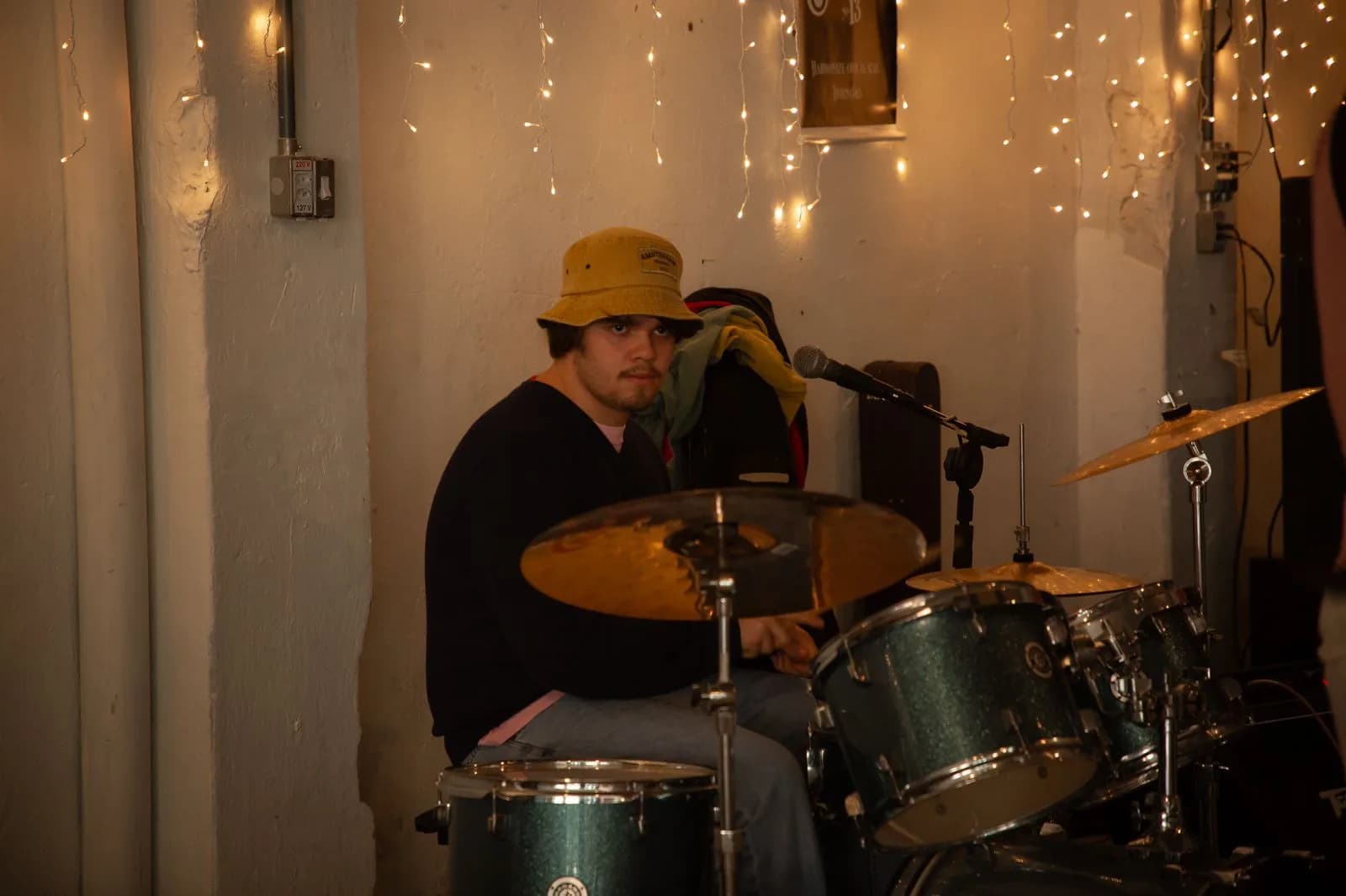 Bateria e luzinhas