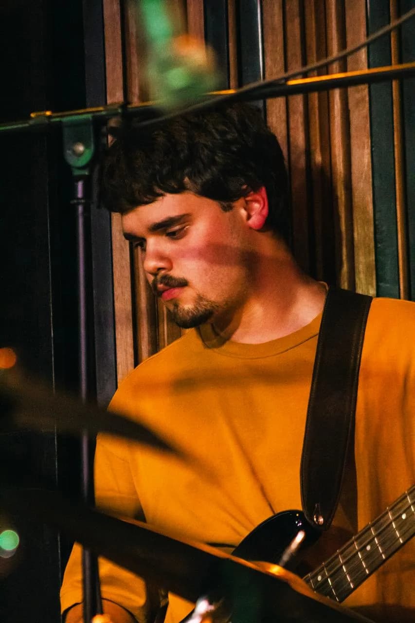 Mesma noite, guitarra